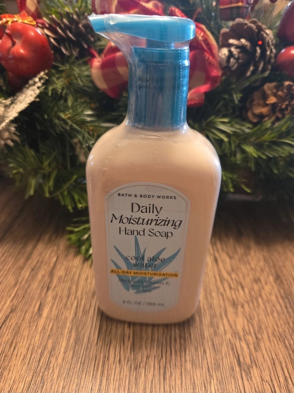 Bath & Body Works Daily Moisturizing Hand Soap - Blue Pump & Cream Bottle